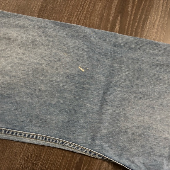 Levi's Relaxed Fit Light Blue Jeans - Picture 3 of 9